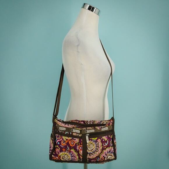 Le SportSac Kacey 3 Zipper Crossbody Paisley Print Zip Top Shoulder Bag Handbag - Picture 1 of 8